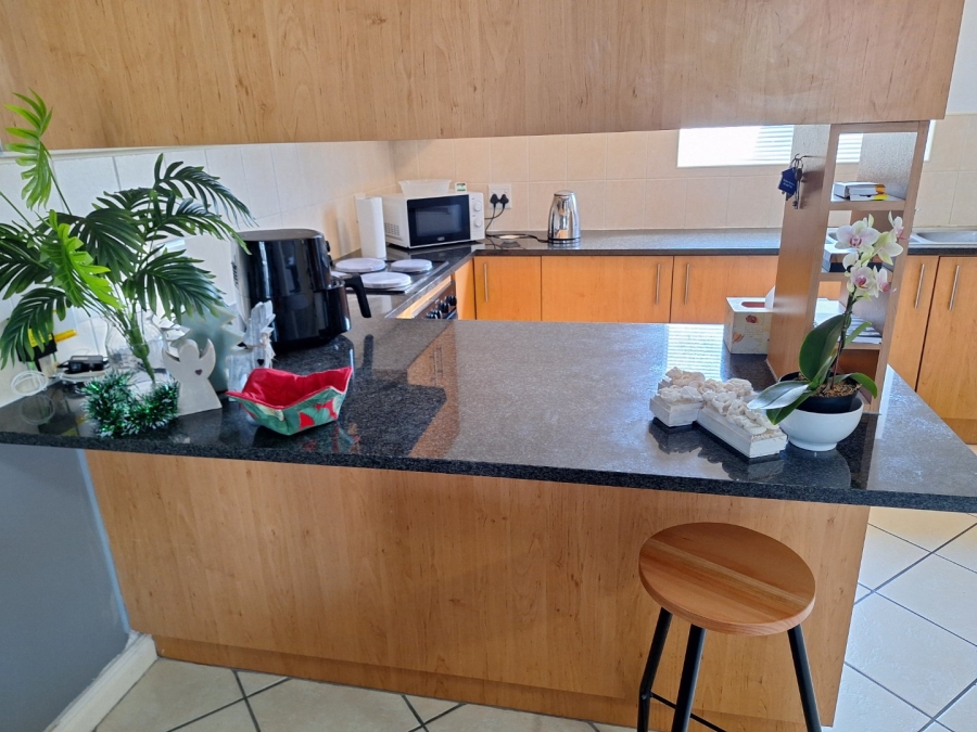 2 Bedroom Property for Sale in Hartenbos Central Western Cape
